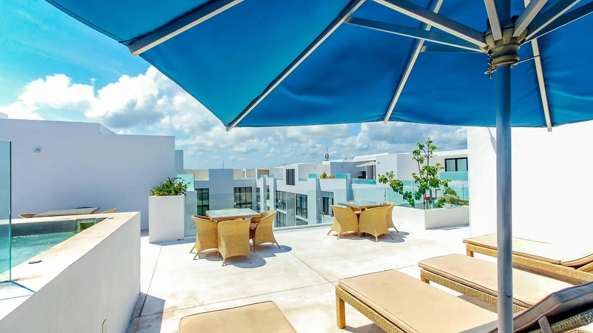 2 Bedroom Condo With Pool In The Center Of Playa Del Carmen - Anah Playa Mexiko