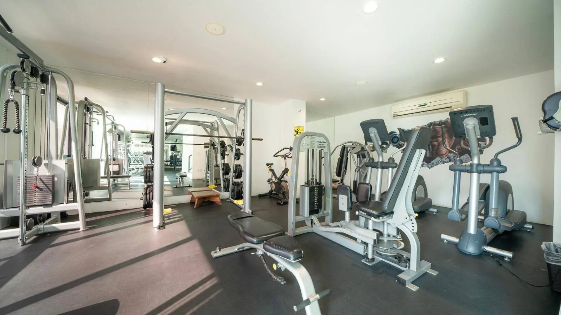 2 Bedroom Condo With Pool In The Center Of Playa Del Carmen - Anah Playa